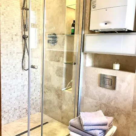 Studio Apartment *